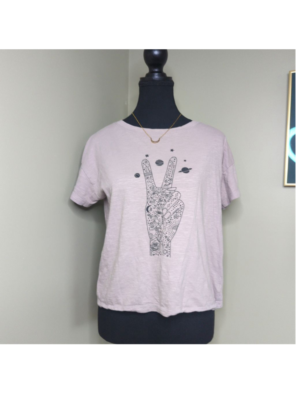 Natural by KNOWN SUPPLY Lavender Space Peace Sign Graphic Crop Tee M